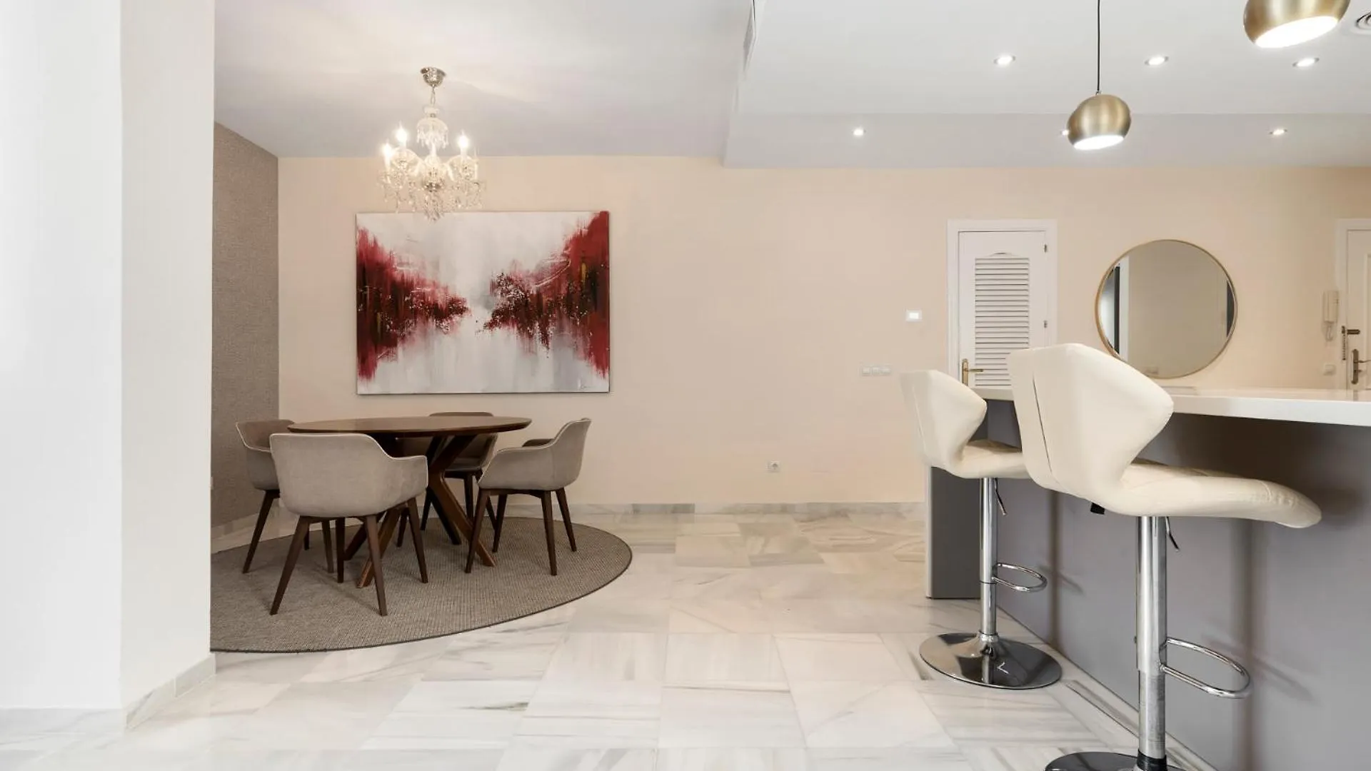 Sea View 2-Bedroom Apartment With Pool ماربيا إسبانيا