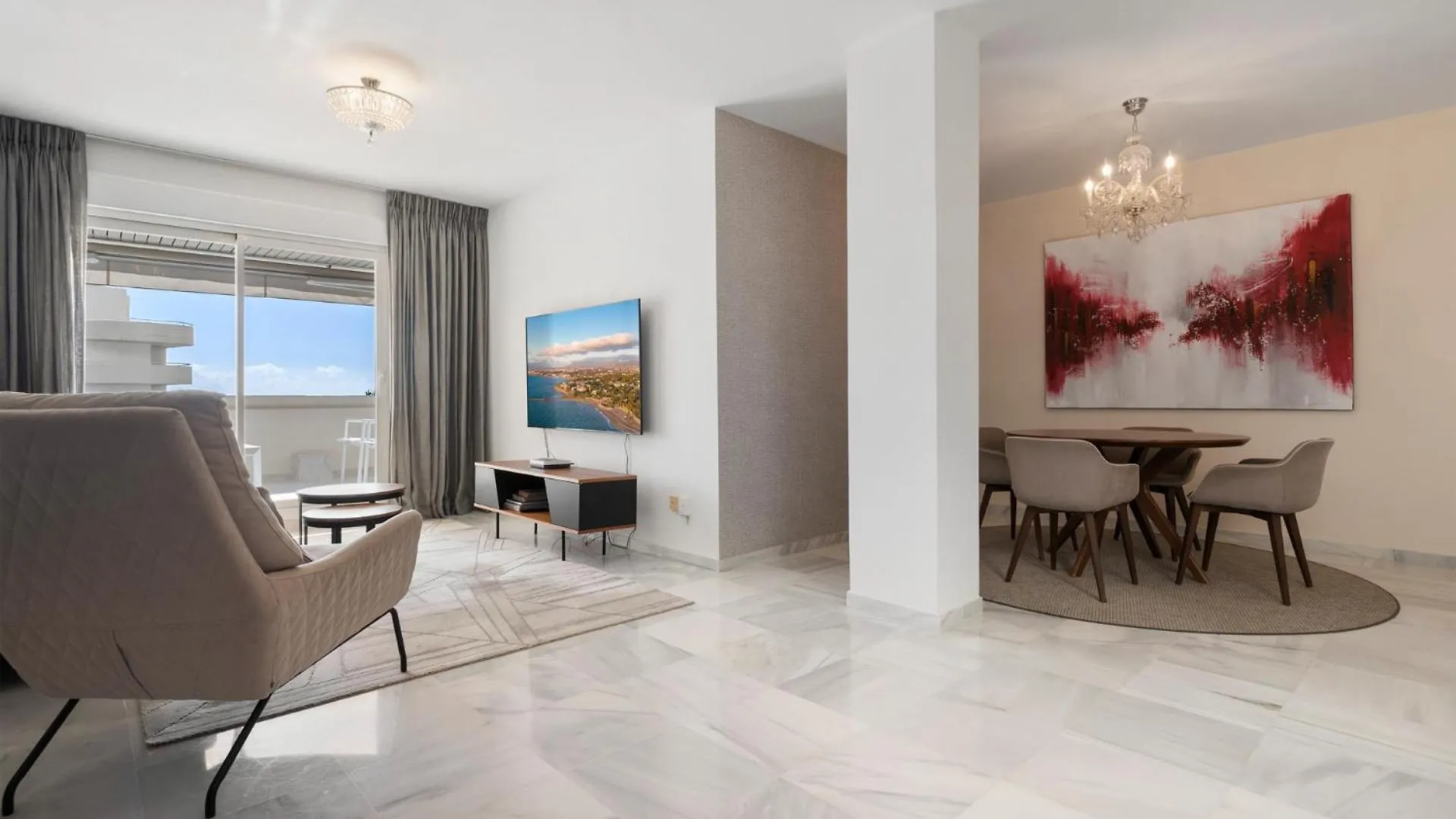 Sea View 2-Bedroom Apartment With Pool ماربيا 0*,